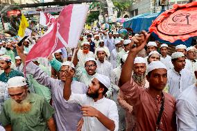Islamic Parties Demonstrate - Dhaka