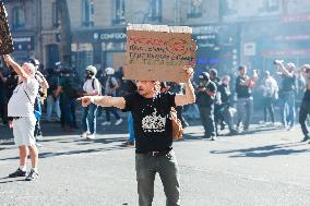 Nationwide Strikes Over Budget - Paris