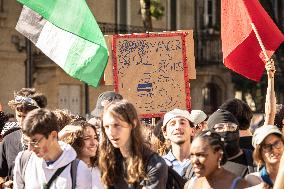 Nationwide Strikes Over Budget - Bordeaux