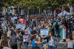 Nationwide Strikes Over Budget - Paris