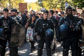 Nationwide Strikes Over Budget - Paris