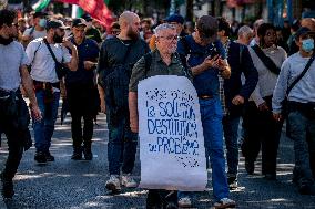 Nationwide Strikes Over Budget - Paris