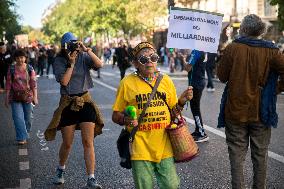 Nationwide Strikes Over Budget - Paris