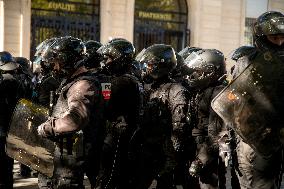 Nationwide Strikes Over Budget - Paris