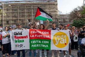 Chanting In Support of Sumud Flotilla - Spain