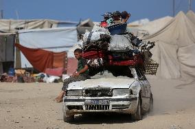 Palestinians Head South After an Israeli Ground Offensive - Gaza
