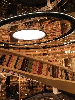 YUISHIN Bookstore in Shenzhen