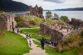 Illustration Scotland Highlands Loch Ness Urquhart Castle