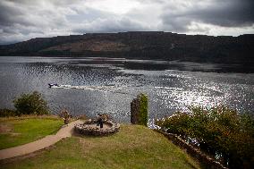 Illustration Scotland Highlands Loch Ness Urquhart Castle