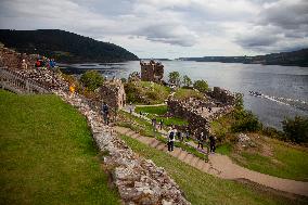 Illustration Scotland Highlands Loch Ness Urquhart Castle