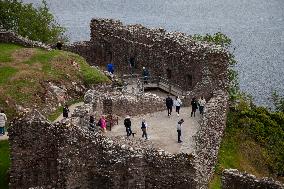 Illustration Scotland Highlands Loch Ness Urquhart Castle
