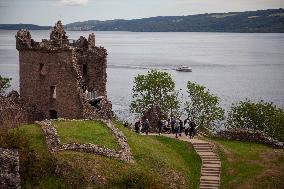 Illustration Scotland Highlands Loch Ness Urquhart Castle