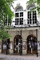 FRANCE, PARIS (75) 18TH ARRONDISSEMENT, DISTRICT OF MONTMARTRE, PLACE CHARLES DULLIN AND THEATRE DE L'ATELIER