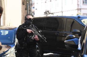 Arrival of Nordhal Lelandais at Courthouse - Colmar