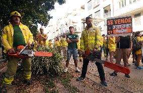 Demonstration by Firefighters and Forest Firefighters - Malaga