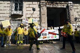 Demonstration by Firefighters and Forest Firefighters - Malaga