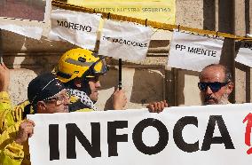 Demonstration by Firefighters and Forest Firefighters - Malaga