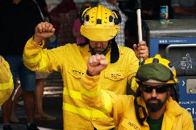 Demonstration by Firefighters and Forest Firefighters - Malaga