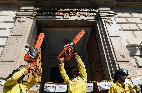Demonstration by Firefighters and Forest Firefighters - Malaga
