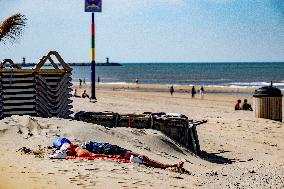 Beachgoers Enjoy Late Summer Warm Weather - Netherlands