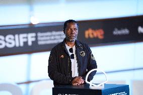 73rd San Sebastian International Film Festival - Le Cri des Gardes  The Fence Photocall