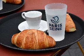 Anne Hidalgo At The Start Of The Waiters Race - Paris