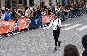 Anne Hidalgo At The Start Of The Waiters Race - Paris