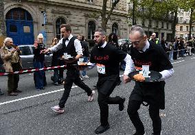 Anne Hidalgo At The Start Of The Waiters Race - Paris