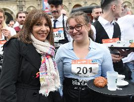 Anne Hidalgo At The Start Of The Waiters Race - Paris