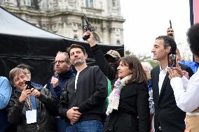 Anne Hidalgo At The Start Of The Waiters Race - Paris