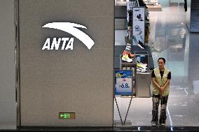 ANTA ARC'TERYX Crisis