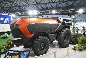 Self-driving, hydrogen-powered tractor at Osaka expo