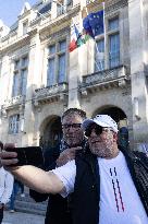 Palestinian flag raising ceremony at Saint-Denis town hall - Saint-Denis