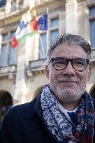 Palestinian flag raising ceremony at Saint-Denis town hall - Saint-Denis