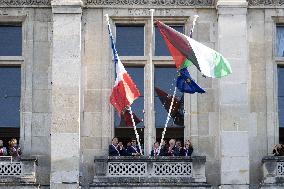 Palestinian flag raising ceremony at Saint-Denis town hall - Saint-Denis
