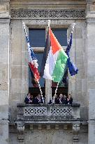 Palestinian flag raising ceremony at Saint-Denis town hall - Saint-Denis