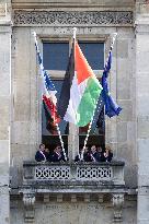 Palestinian flag raising ceremony at Saint-Denis town hall - Saint-Denis