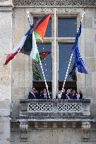 Palestinian flag raising ceremony at Saint-Denis town hall - Saint-Denis