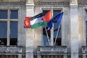Palestinian flag raising ceremony at Saint-Denis town hall - Saint-Denis