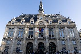 Palestinian flag raising ceremony at Saint-Denis town hall - Saint-Denis