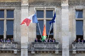 Palestinian flag raising ceremony at Saint-Denis town hall - Saint-Denis