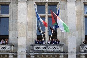 Palestinian flag raising ceremony at Saint-Denis town hall - Saint-Denis
