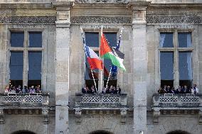 Palestinian flag raising ceremony at Saint-Denis town hall - Saint-Denis