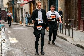 Traditional Waiters Race - Paris