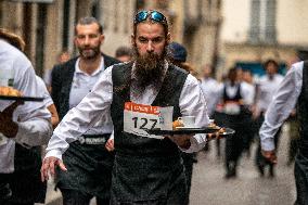 Traditional Waiters Race - Paris