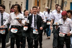 Traditional Waiters Race - Paris