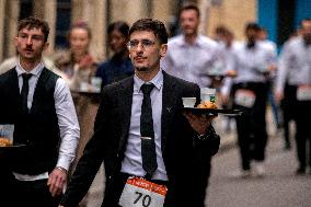 Traditional Waiters Race - Paris