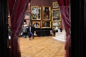 Illustration - Chantilly