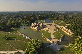 Illustration - Chantilly