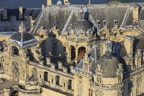 Illustration - Chantilly